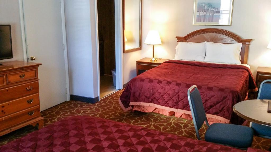 All Seasons Motel Ludlow Room photo