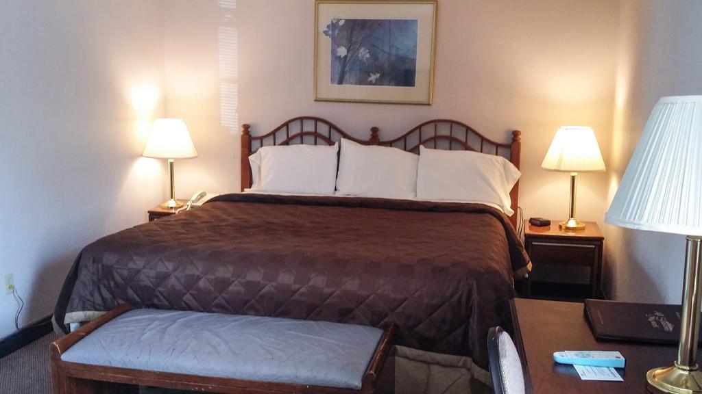 All Seasons Motel Ludlow Room photo